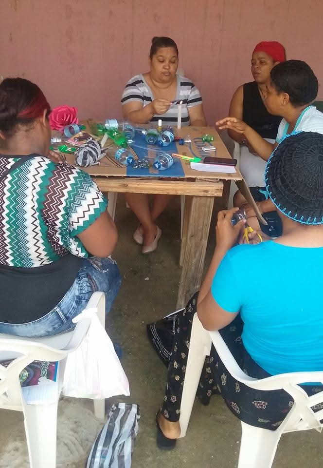 Taller comunitario con participantes