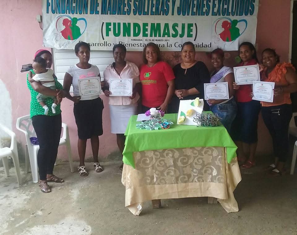 Entrega de certificados y reconocimientos